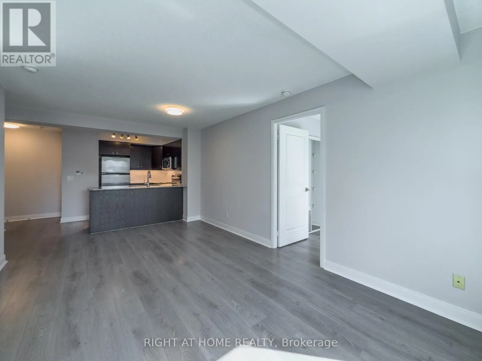 806 - 1 SCOTT STREET