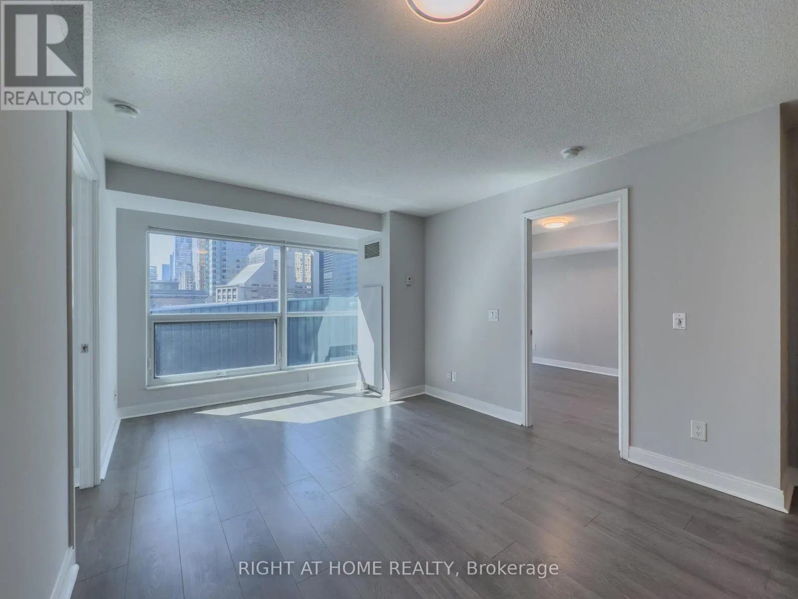 806 - 1 SCOTT STREET