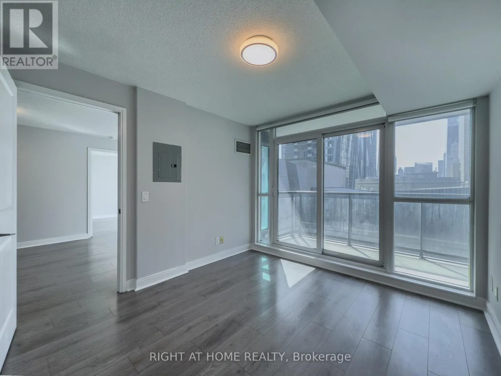 806 - 1 SCOTT STREET