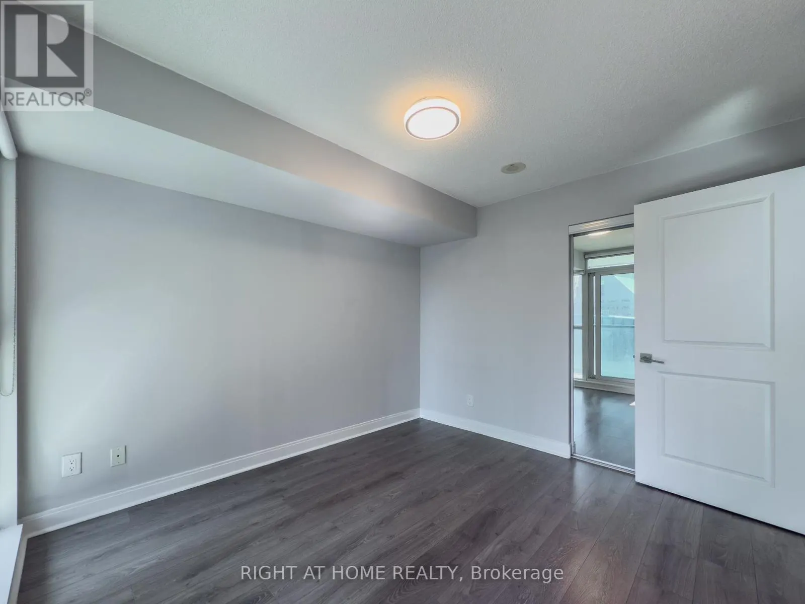 806 - 1 SCOTT STREET