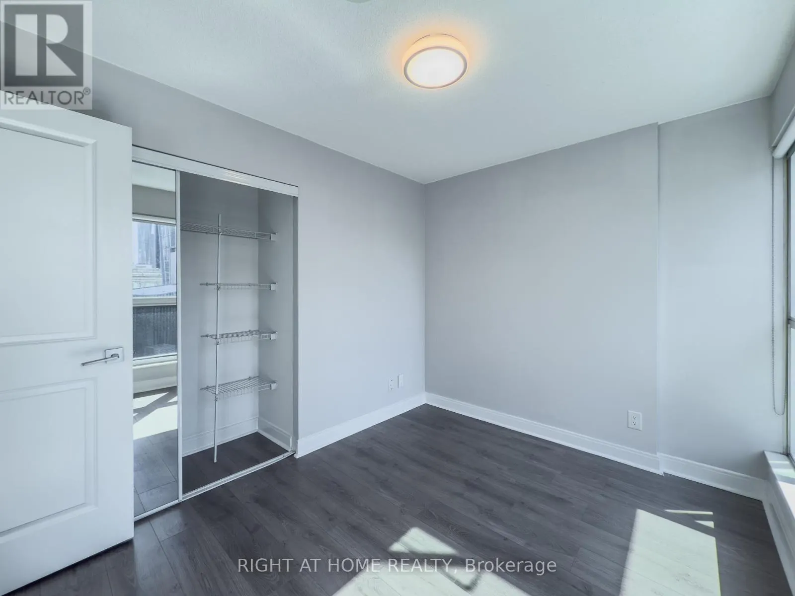 806 - 1 SCOTT STREET