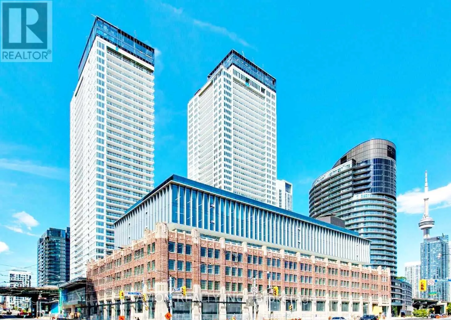 2516 - 17 BATHURST STREET