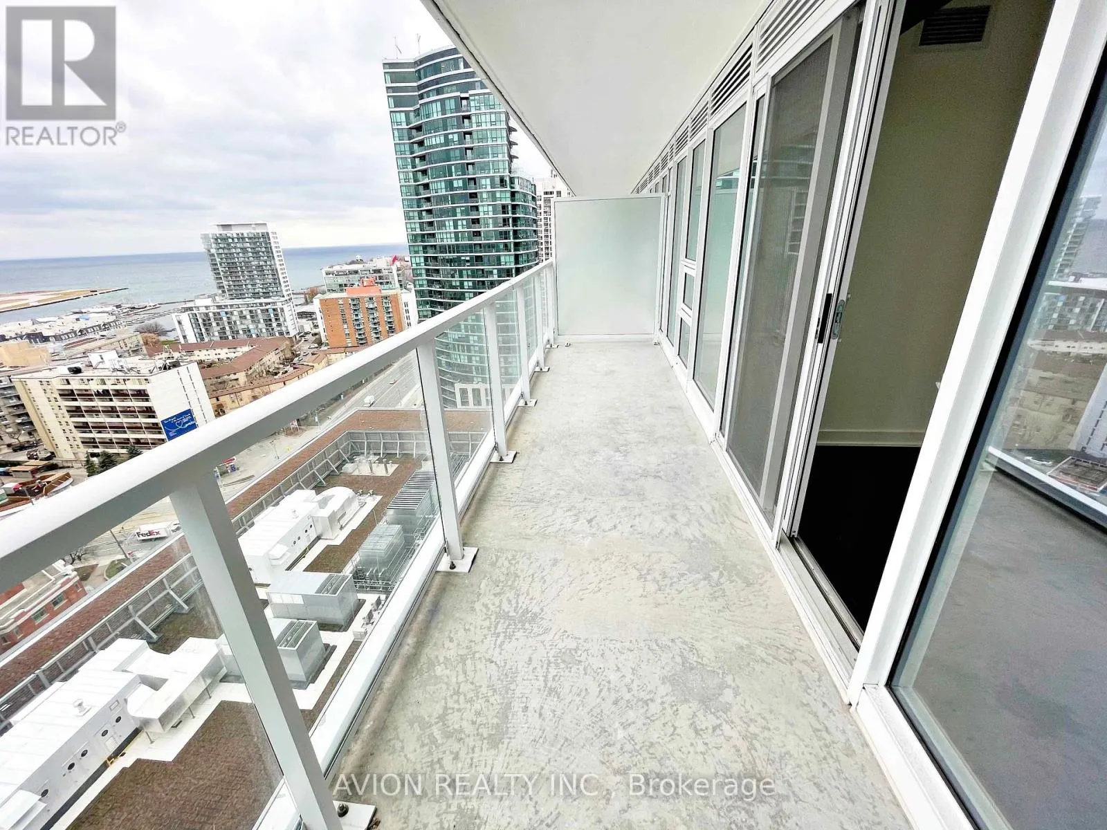 2516 - 17 BATHURST STREET