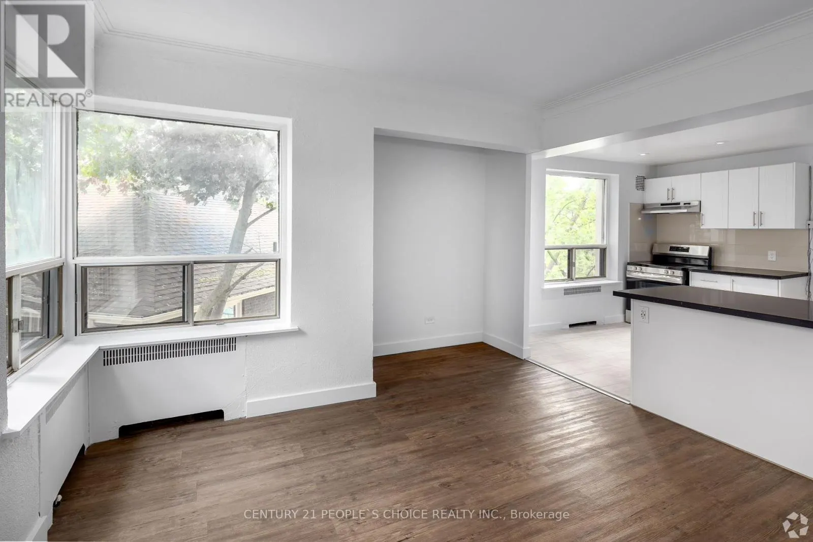 9 - 875 AVENUE ROAD