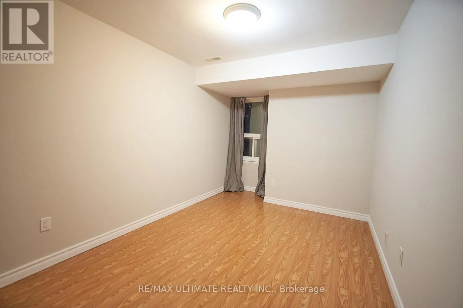 UPPER - 35 LONGBOAT AVENUE