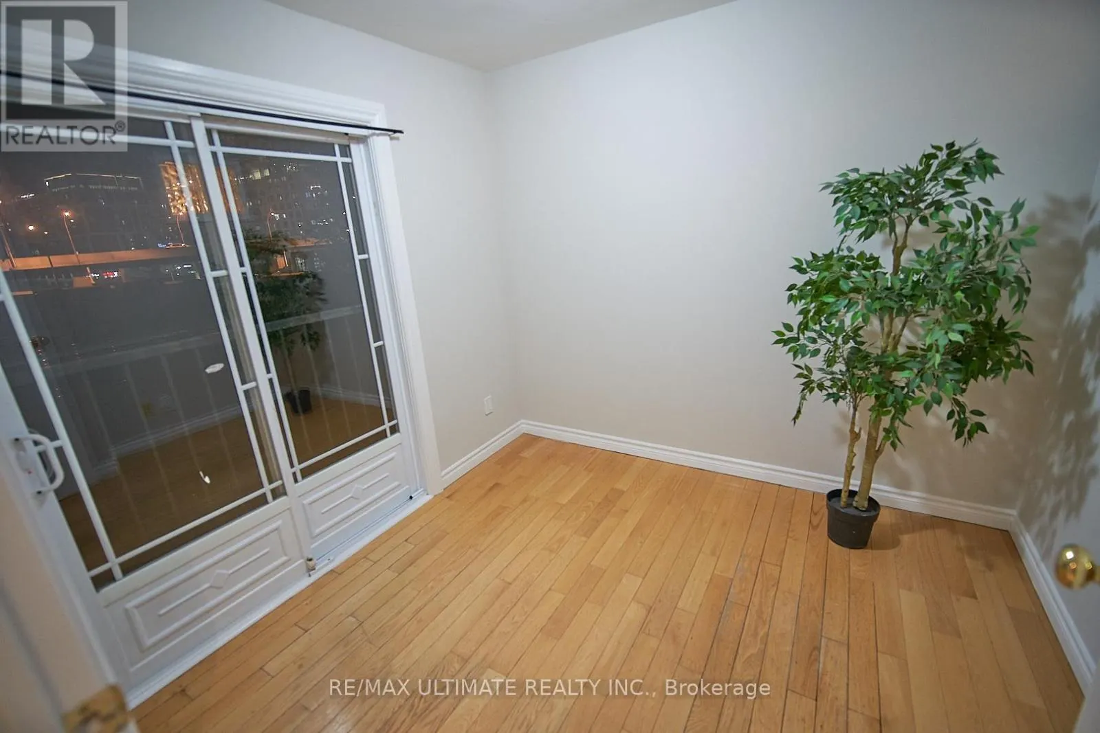 UPPER - 35 LONGBOAT AVENUE