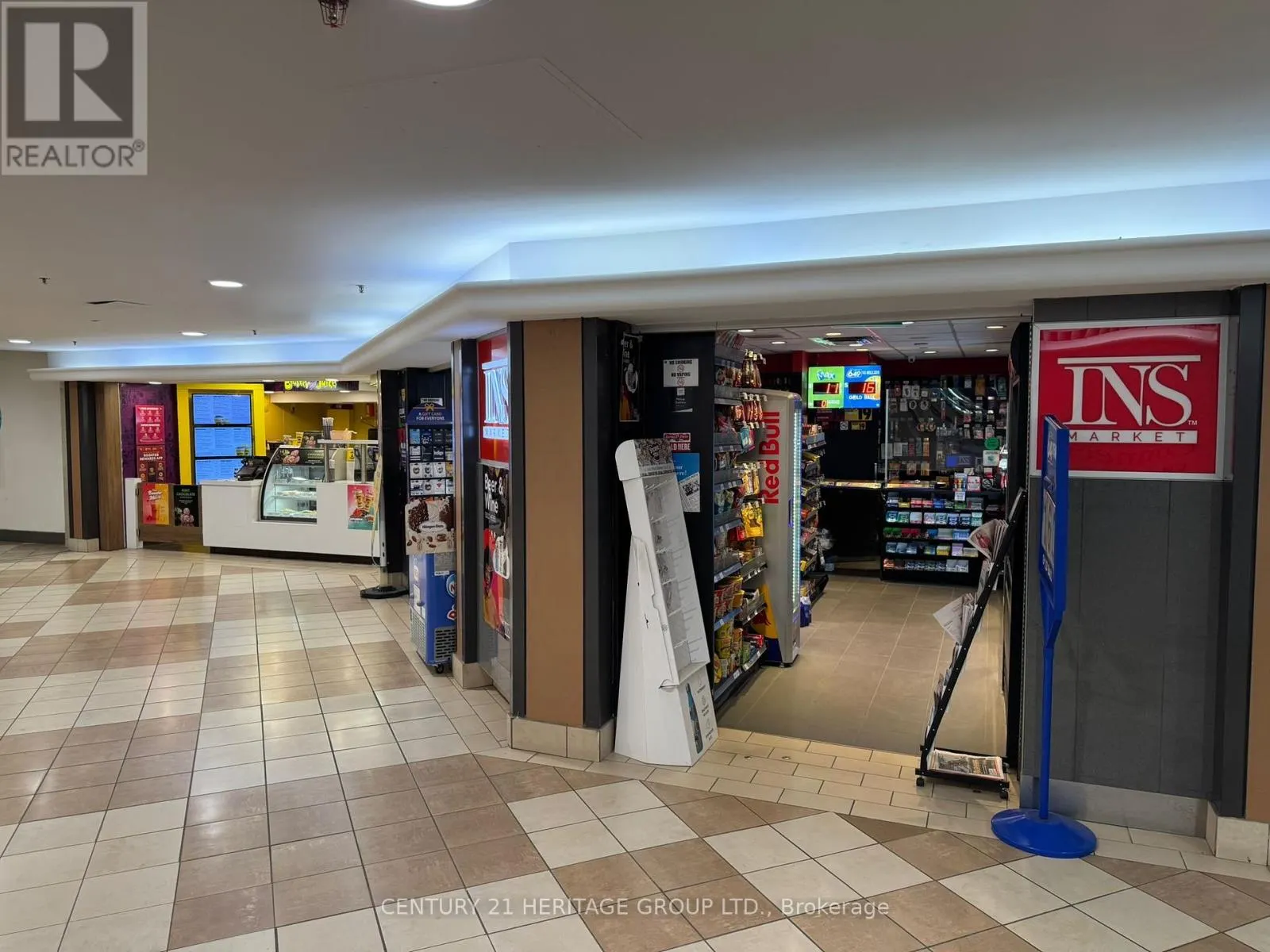 R9 - 2 BLOOR STREET E
