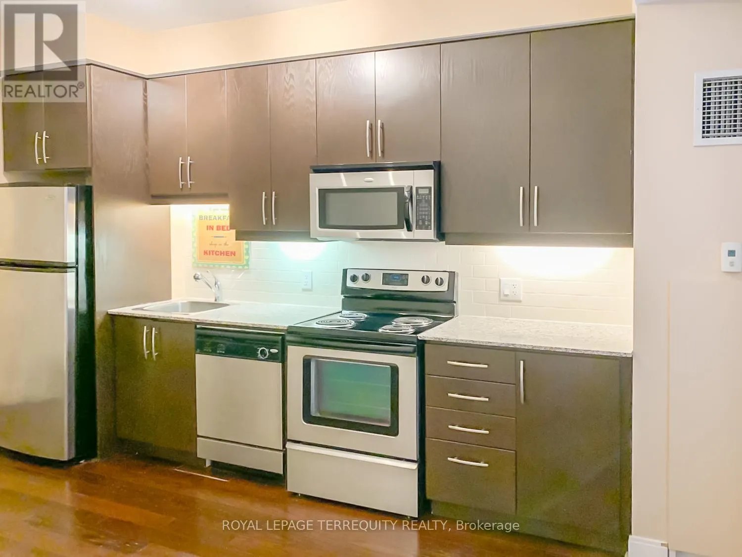311 - 1 SCOTT STREET