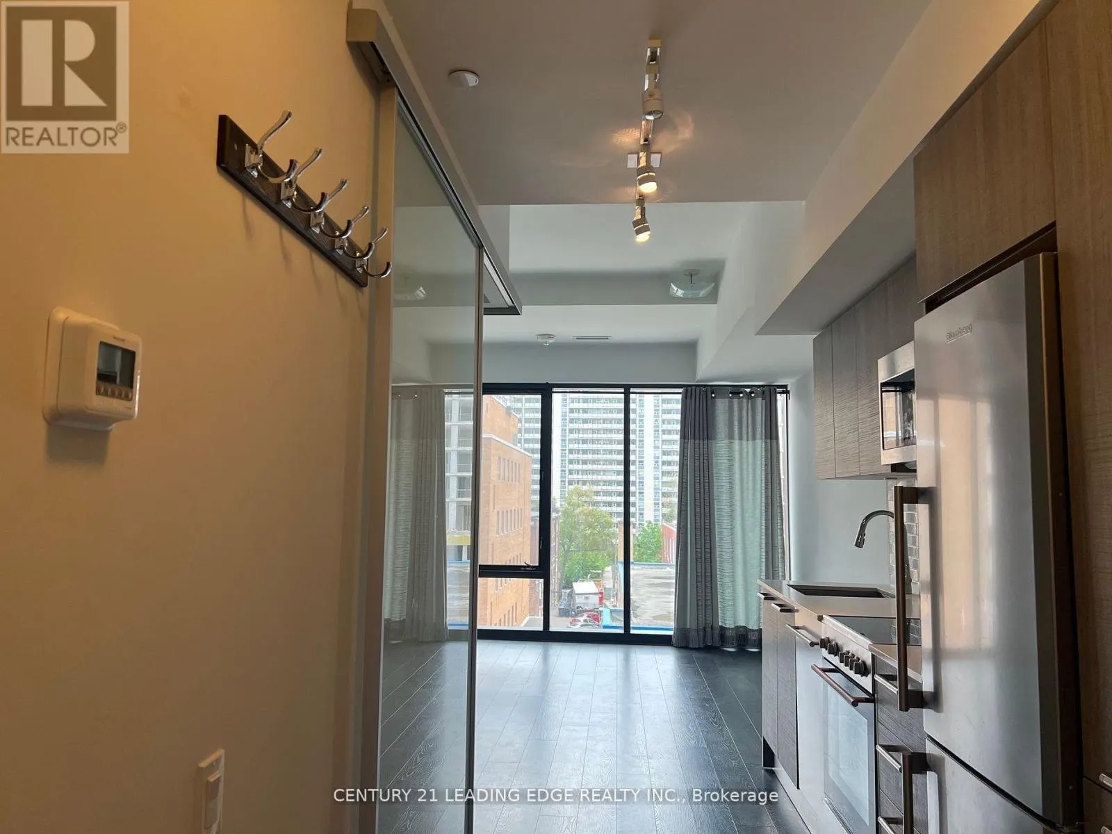 405 - 28 WELLESLEY STREET E