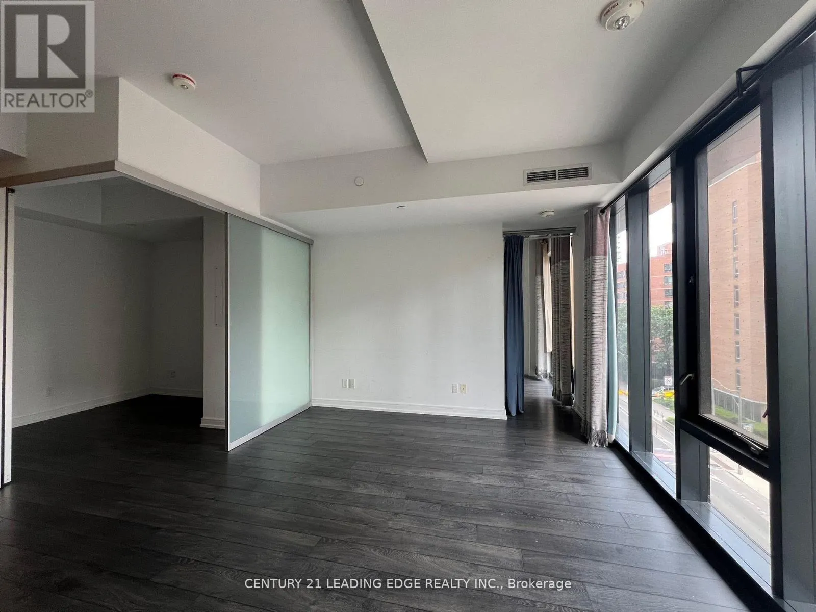 405 - 28 WELLESLEY STREET E