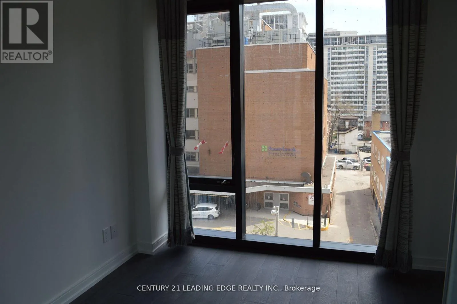 405 - 28 WELLESLEY STREET E