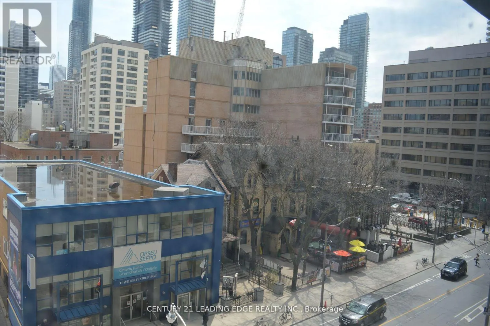 405 - 28 WELLESLEY STREET E
