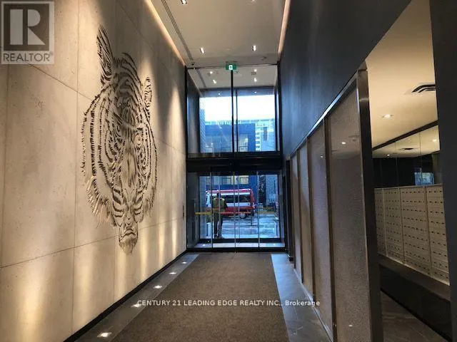 405 - 28 WELLESLEY STREET E