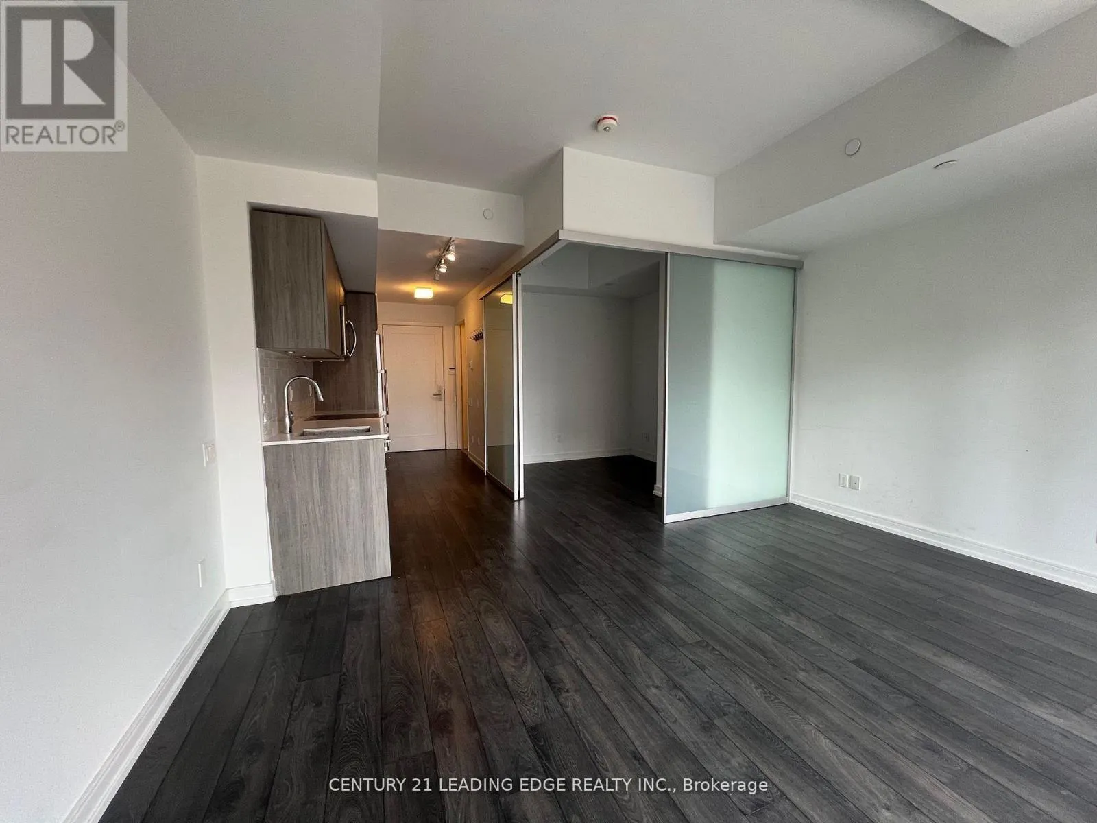405 - 28 WELLESLEY STREET E