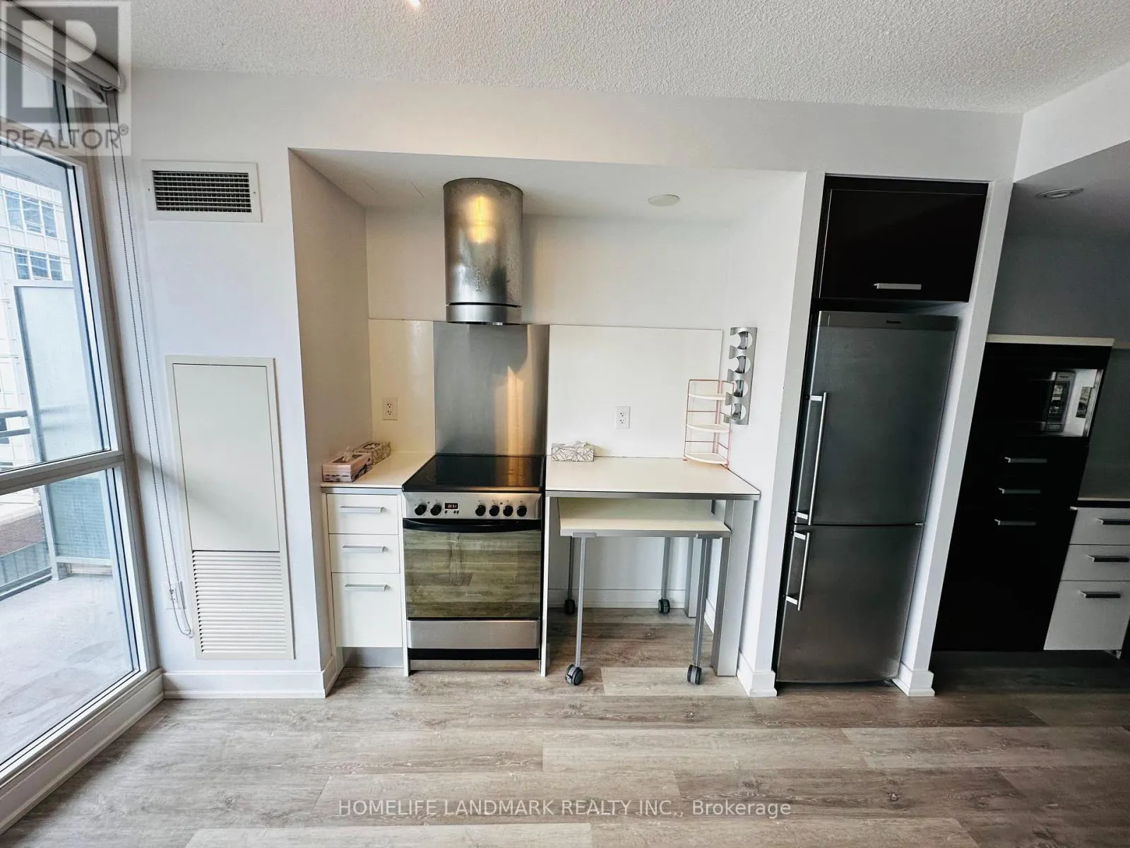 1002 - 38 DAN LECKIE WAY