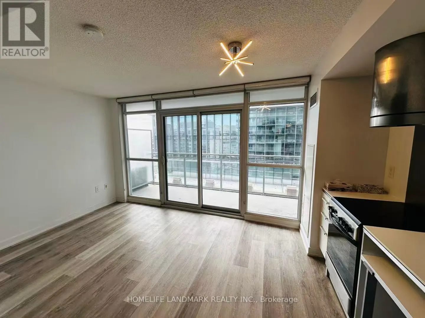 1002 - 38 DAN LECKIE WAY