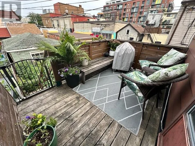 UPPER - 107 LISGAR STREET