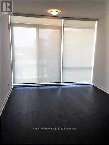 33 - 120 BAYVIEW AVENUE