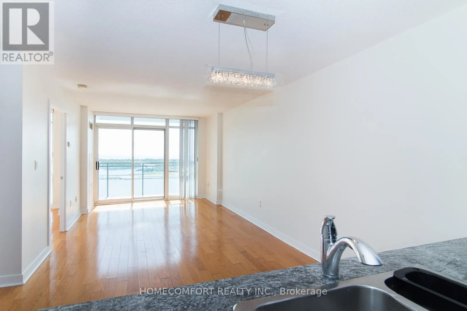 3911 - 11 BRUNEL COURT
