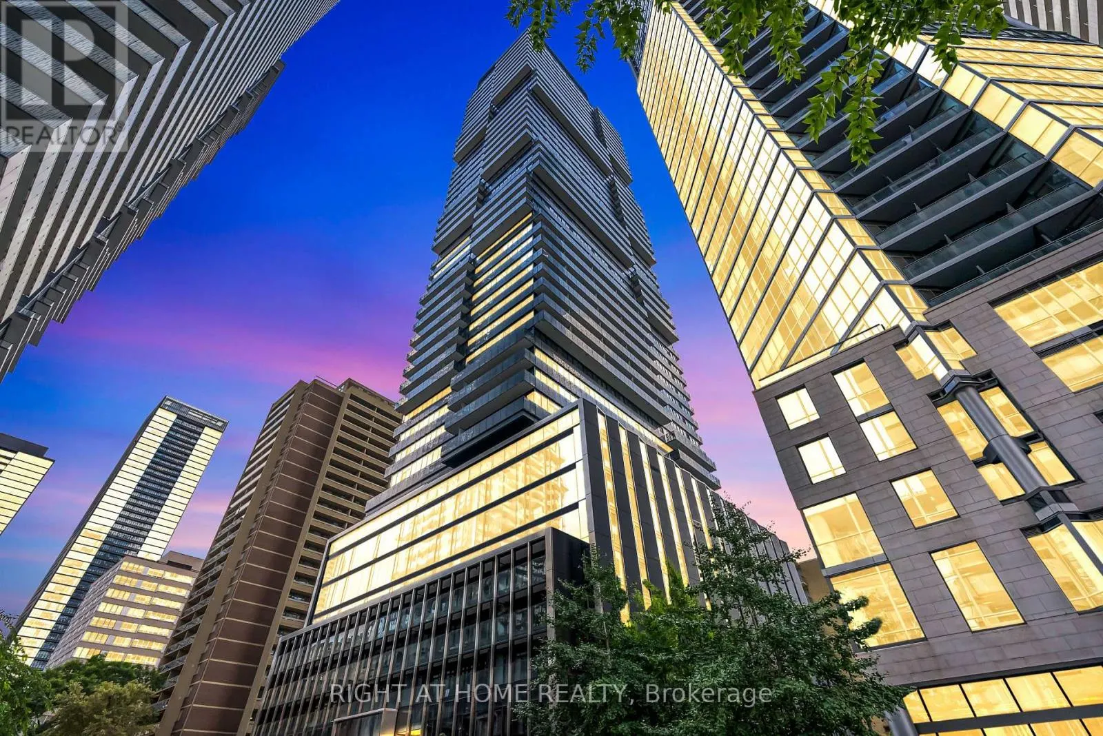 1301 - 55 CHARLES STREET E