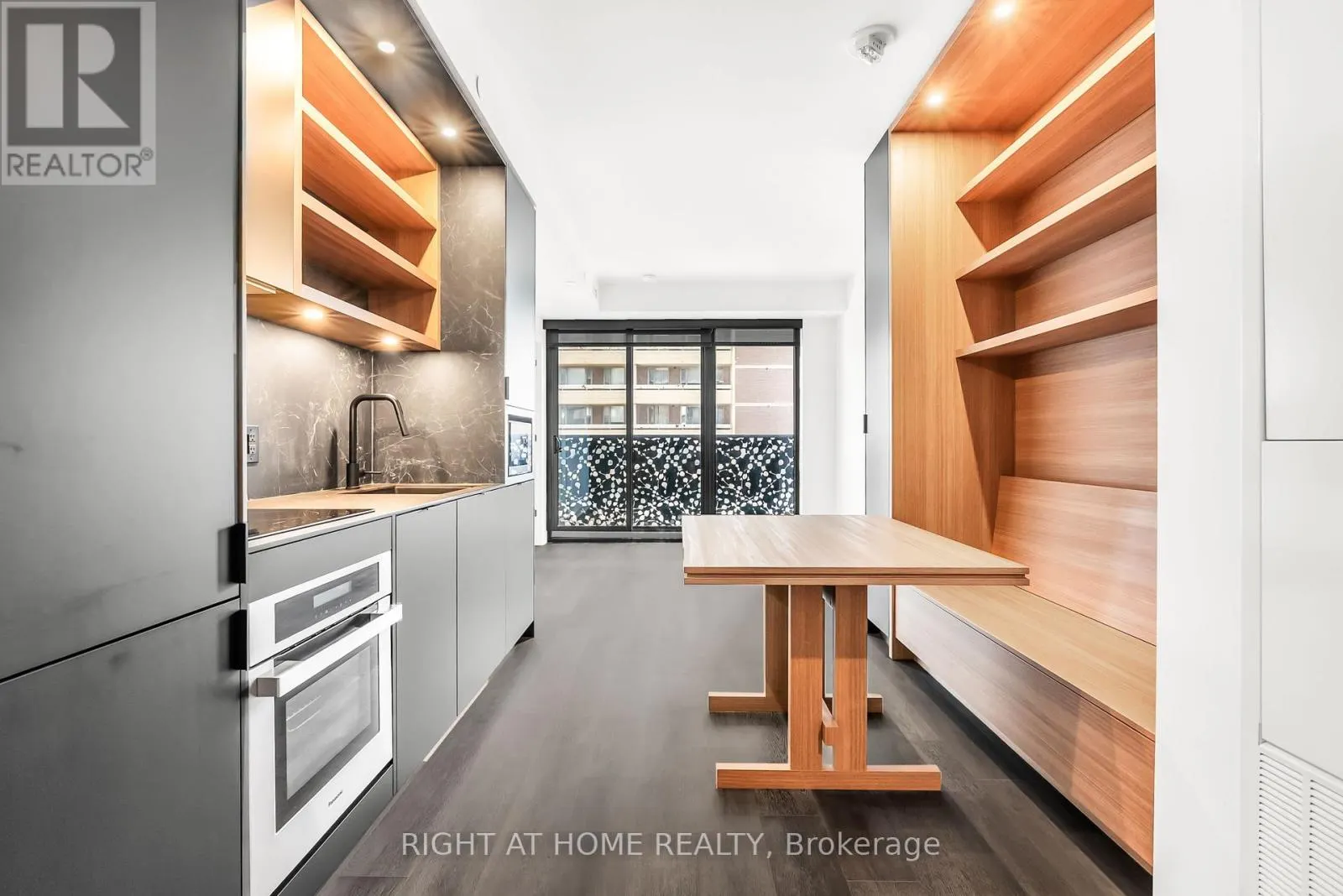 1301 - 55 CHARLES STREET E