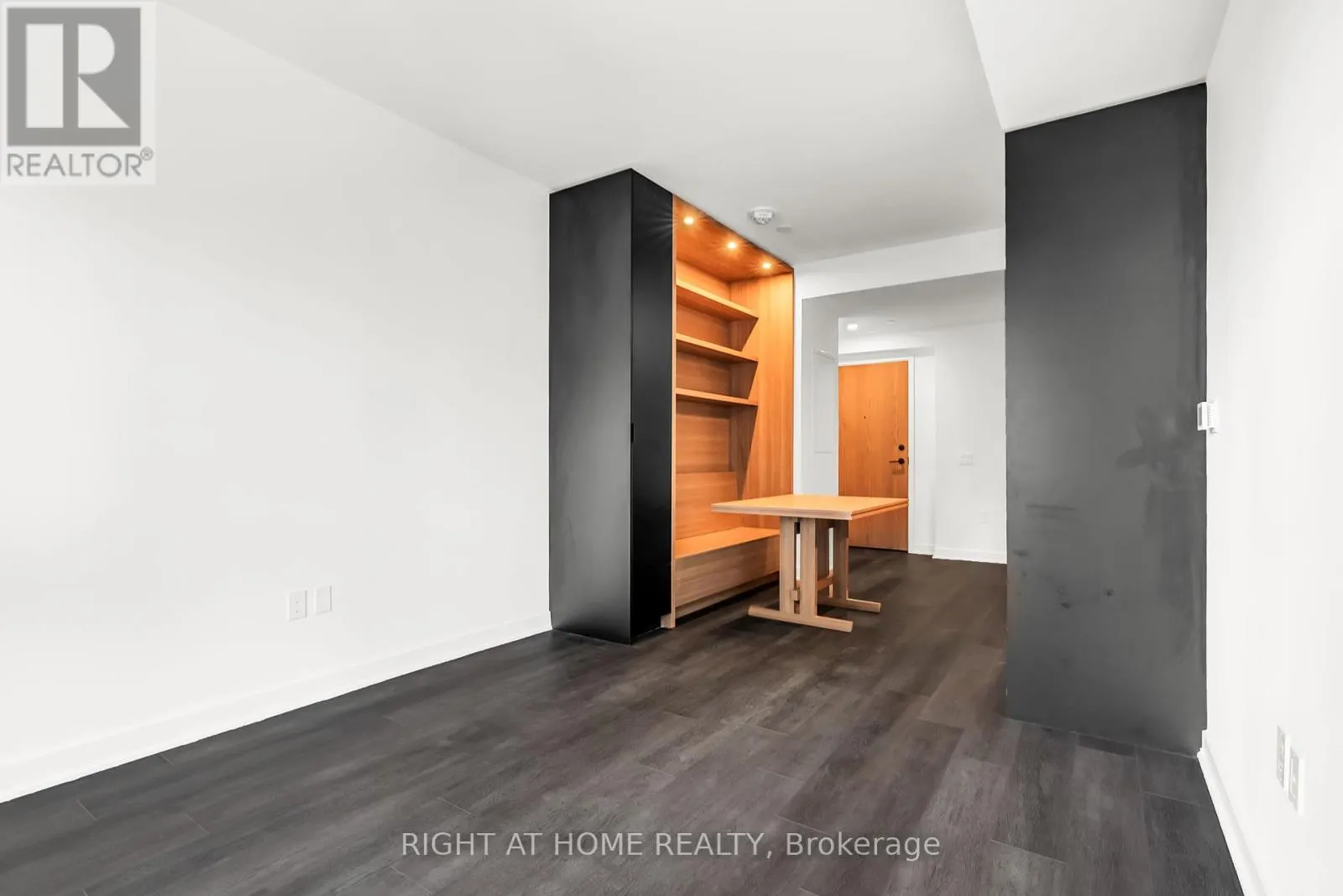 1301 - 55 CHARLES STREET E