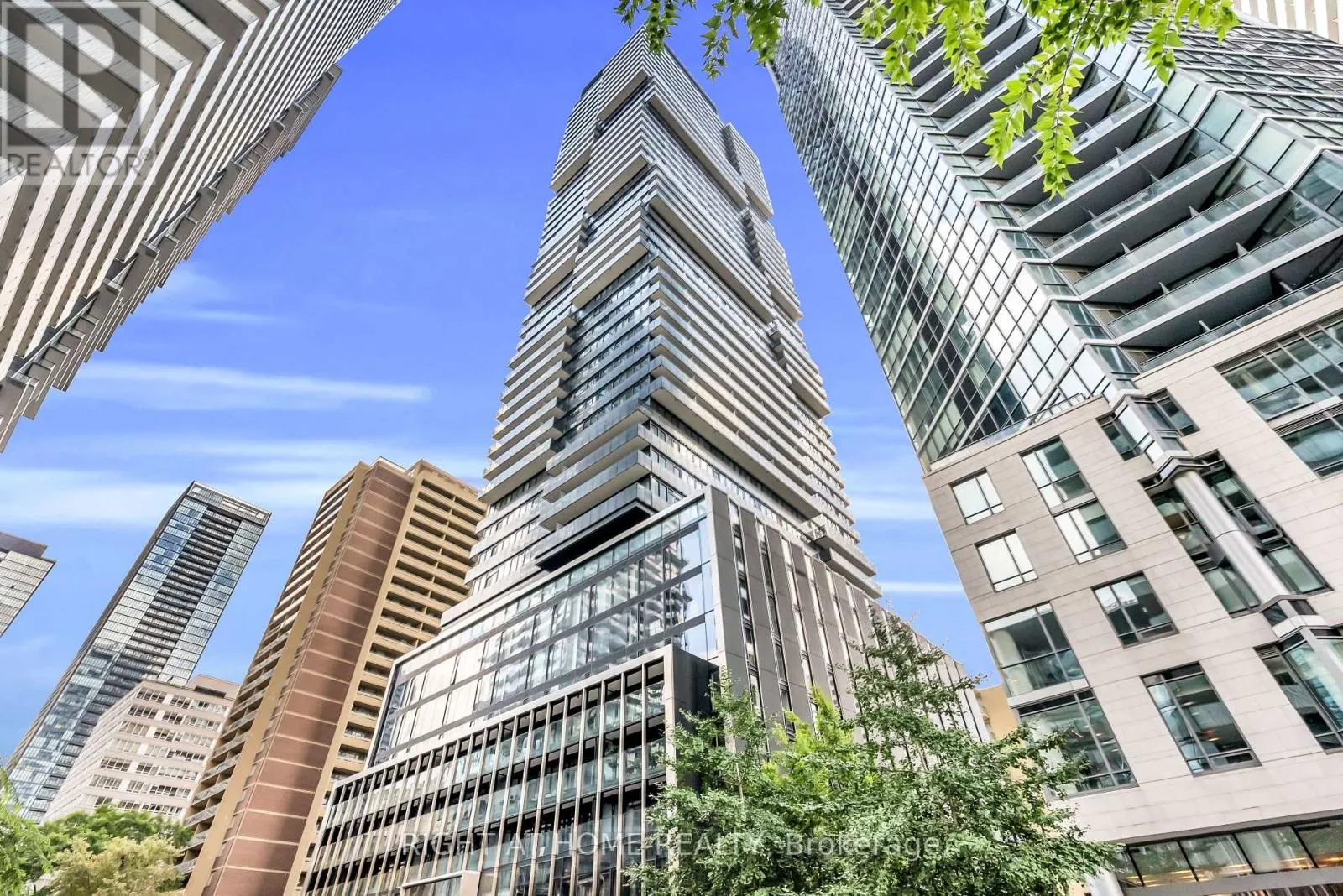 1301 - 55 CHARLES STREET E
