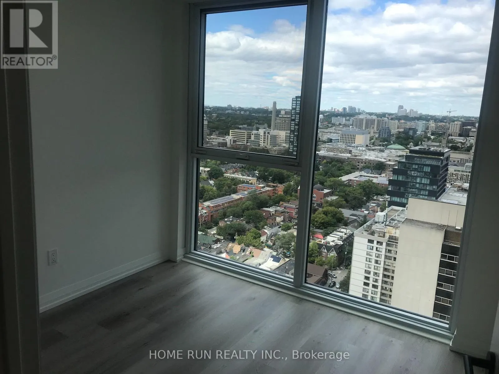 2913 - 280 DUNDAS STREET W