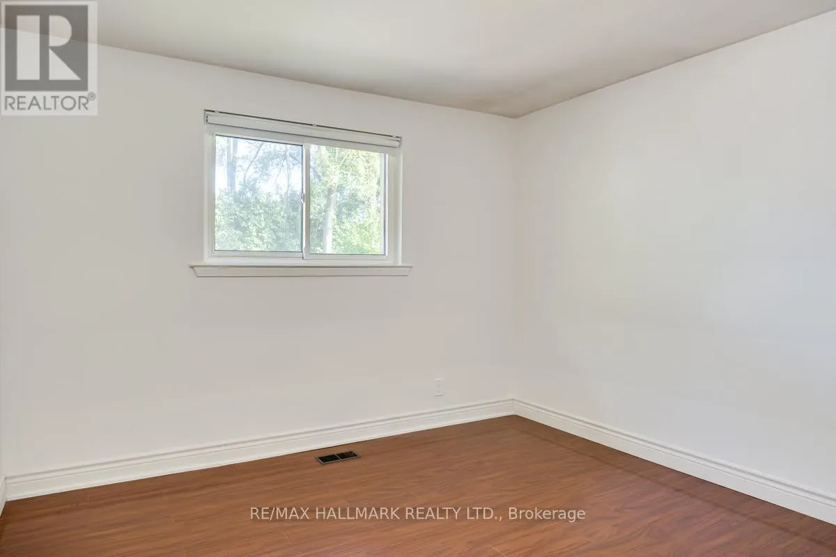 MAIN FLOOR - 30 SILKWOOD CRESCENT