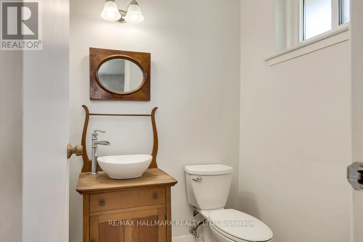 MAIN FLOOR - 30 SILKWOOD CRESCENT