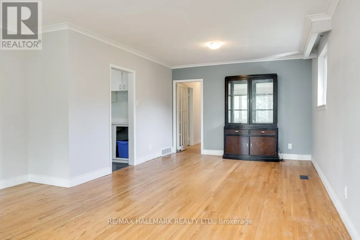 MAIN FLOOR - 30 SILKWOOD CRESCENT