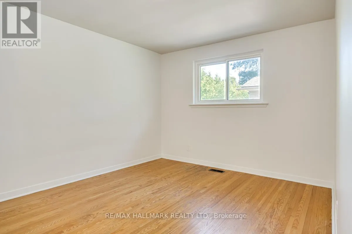 MAIN FLOOR - 30 SILKWOOD CRESCENT