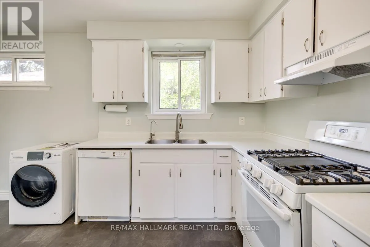 MAIN FLOOR - 30 SILKWOOD CRESCENT