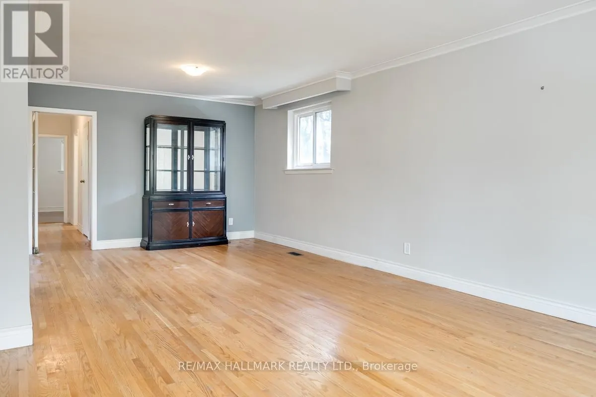 MAIN FLOOR - 30 SILKWOOD CRESCENT
