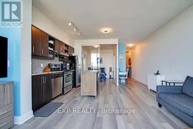 PH18 - 160 VANDERHOOF AVENUE