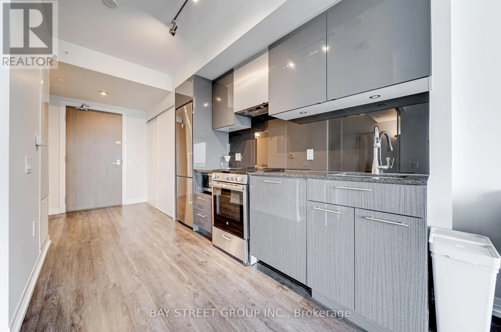 3809 - 251 JARVIS STREET