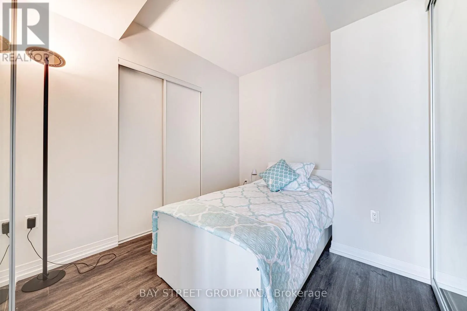3809 - 251 JARVIS STREET