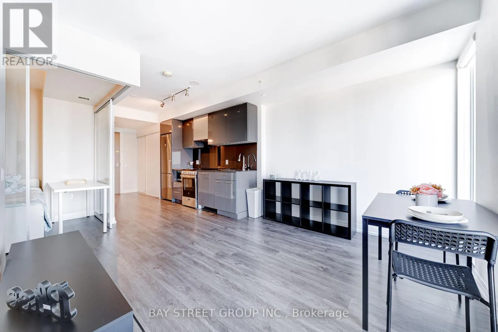 3809 - 251 JARVIS STREET