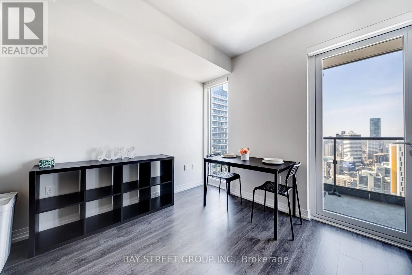3809 - 251 JARVIS STREET