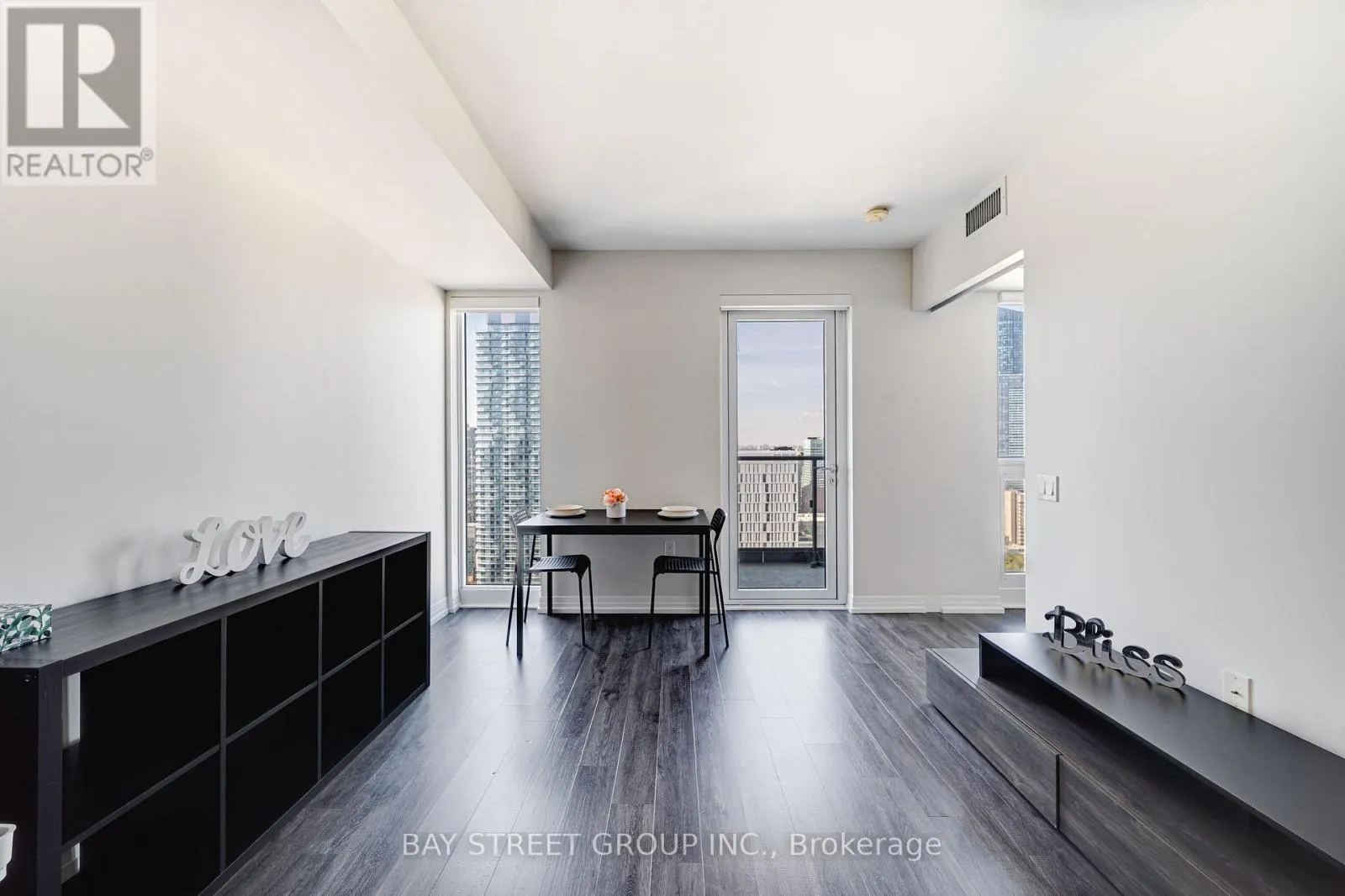 3809 - 251 JARVIS STREET