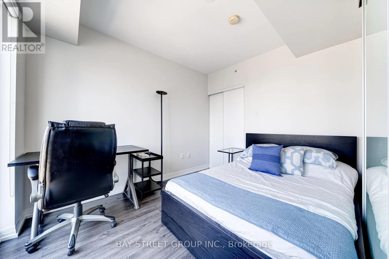 3809 - 251 JARVIS STREET