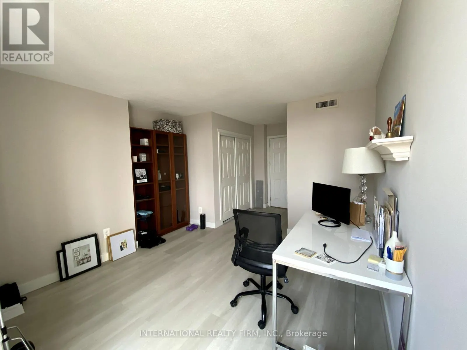 605 - 135 GEORGE STREET S