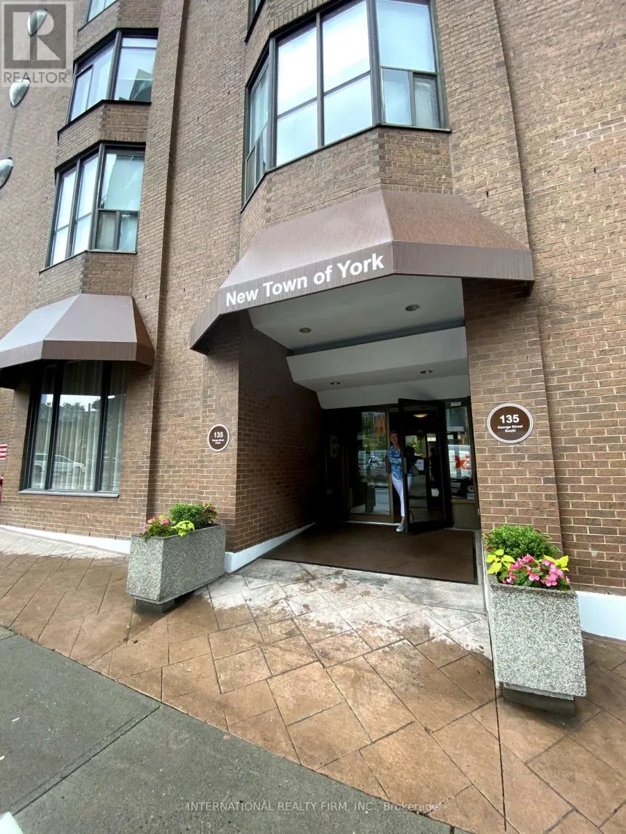 605 - 135 GEORGE STREET S