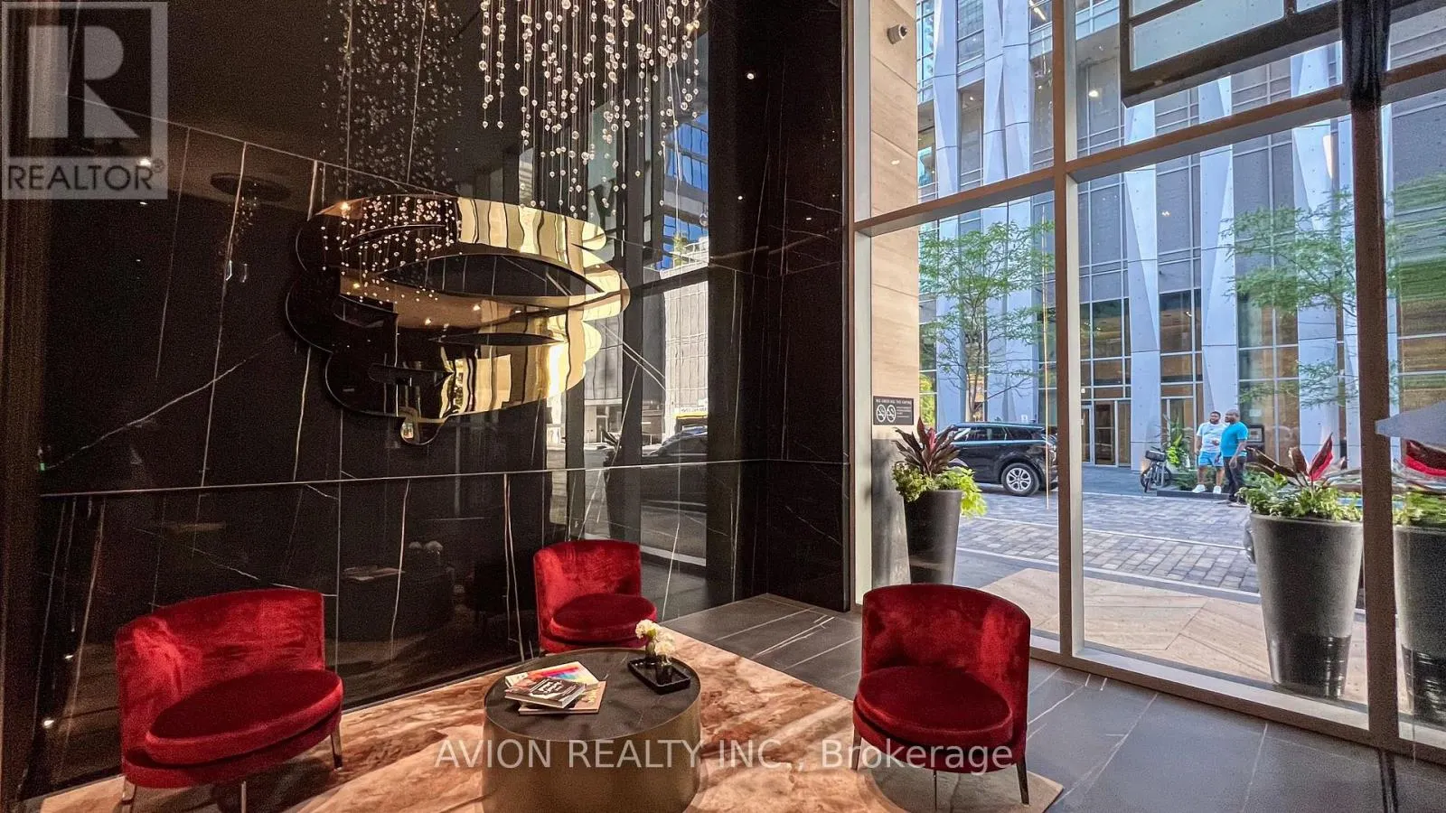 11 YORKVILLE AVENUE