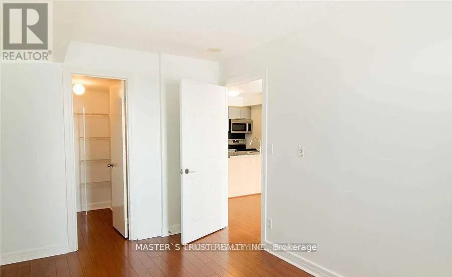209 - 18 HARRISON GARDEN BOULEVARD