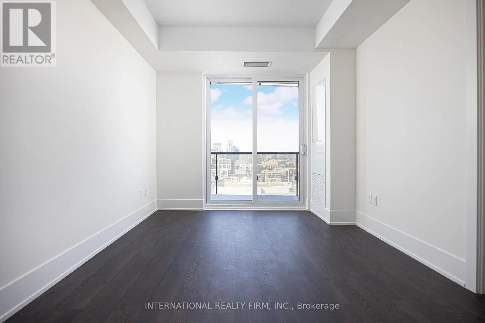 1703 - 480 FRONT STREET W