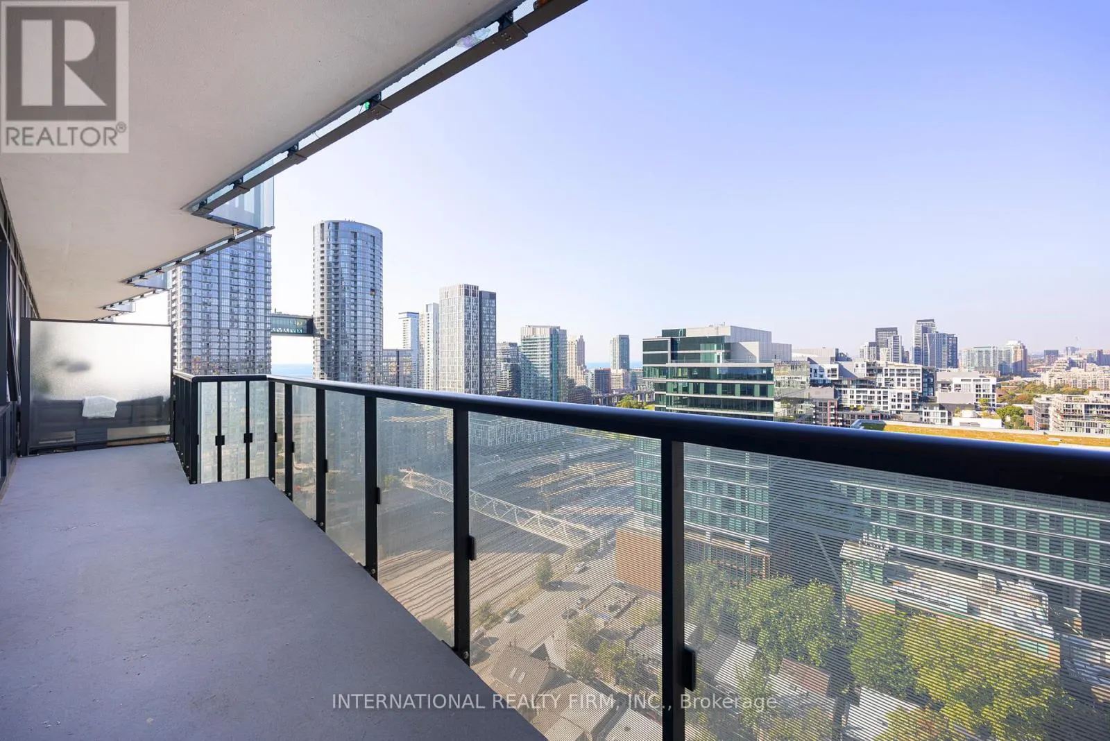 1703 - 480 FRONT STREET W