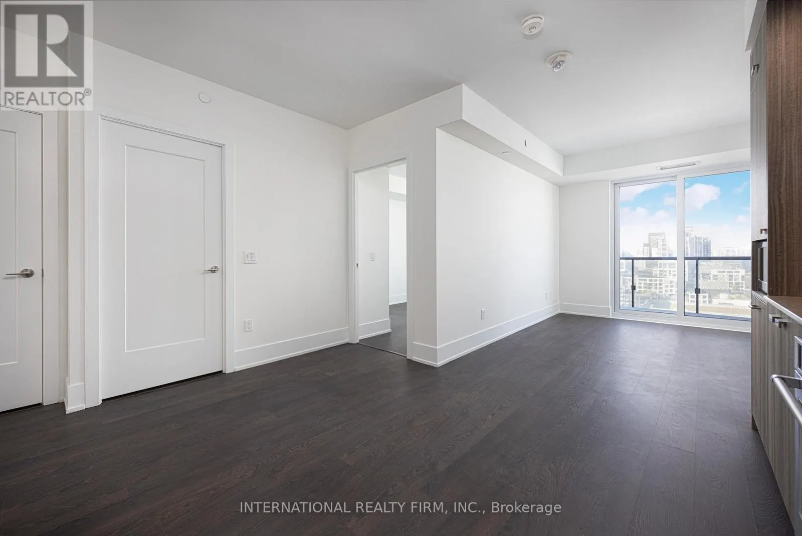 1703 - 480 FRONT STREET W