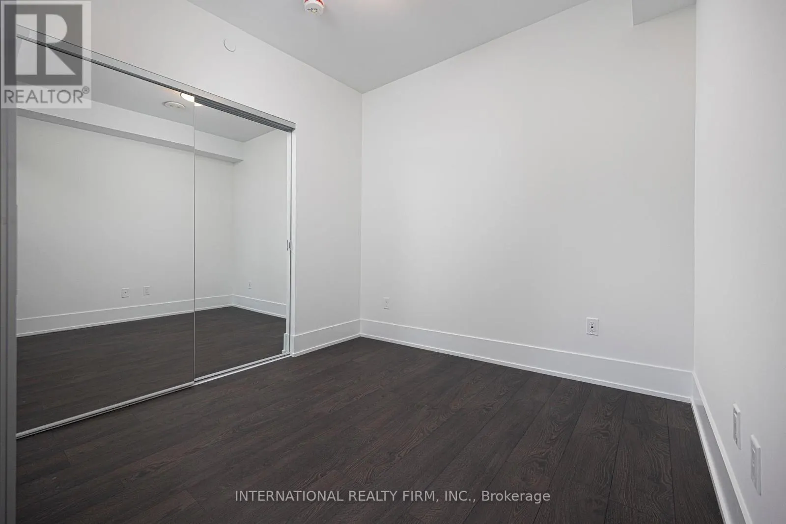 1703 - 480 FRONT STREET W