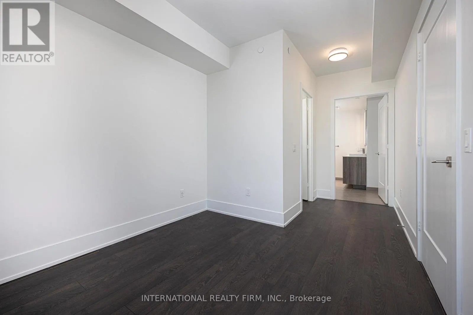 1703 - 480 FRONT STREET W